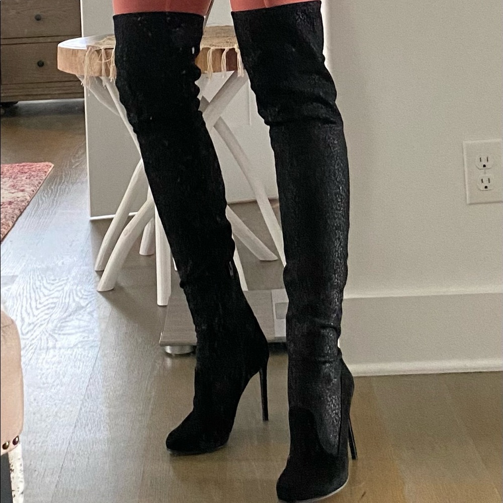 Boots - Picture 4 of 6